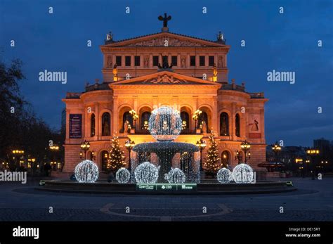 Old opera house hi-res stock photography and images - Alamy