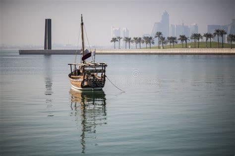 Botes Dhow Tradicionales En Qatar Foto De Archivo Imagen De Beduino