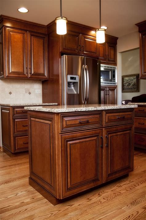 Stained Maple Kitchen Cabinets