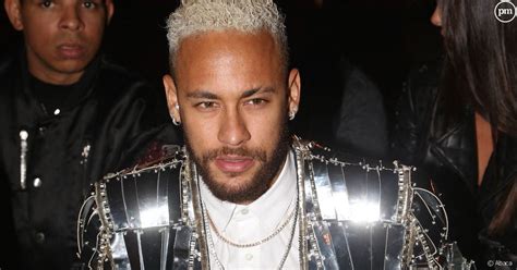 Netflix Pr Pare Un Documentaire Sur Neymar Puremedias