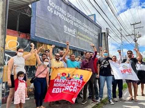 Apeoc Realiza Ato Na Avenida De Maio Os As Aprovados As No