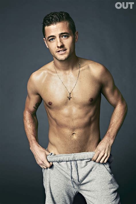 Gay Soccer Pro Robbie Rogers Makes Out