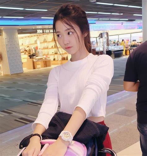 Triệu đàn ông lạc lối vì nụ cười thiên thần và thân hình nóng bỏng của hot girl Thái Lan này