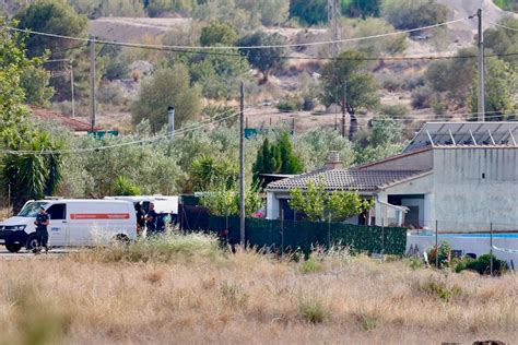 Un Hombre Se Suicida Tras Matar A Tiros A Su Mujer Y A Su Hijastro En