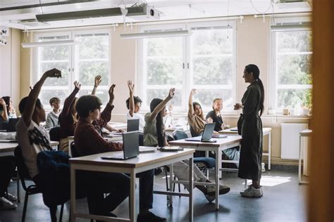 Aulas Terminaram E Cerca De Mil Alunos Nunca Tiveram Professor A Pelo