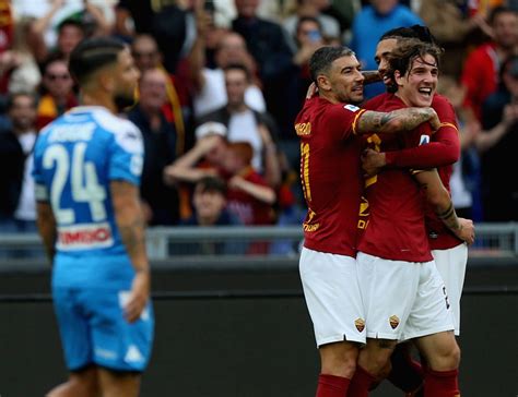 La Roma Stende Il Napoli 2 1 Decidono Zaniolo E Veretout Giallorossi