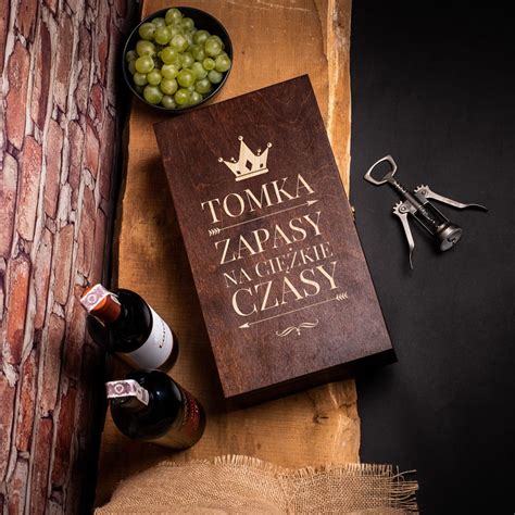 Skrzynka na Wino z Grawerem Prezent na Urodziny Zapasy Na Ciężkie