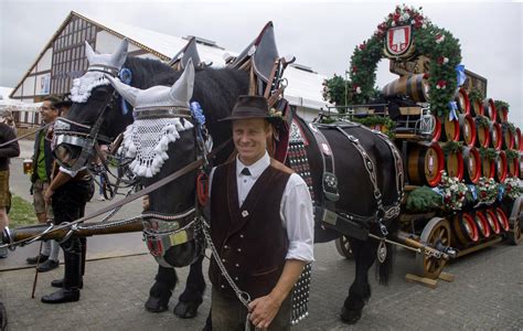 Oktoberfest 2023 in Xanten Schützen feiern auf der Wiesn