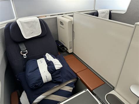 Review Lufthansa Allegris SUITE Business Class Travel Dealz