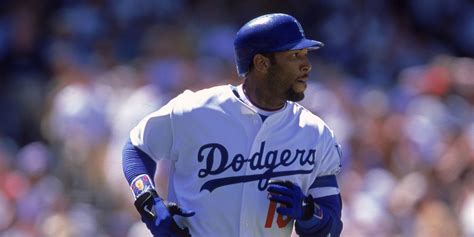 Gary Sheffield, ex-Dodgers climb in 2023 HOF voting