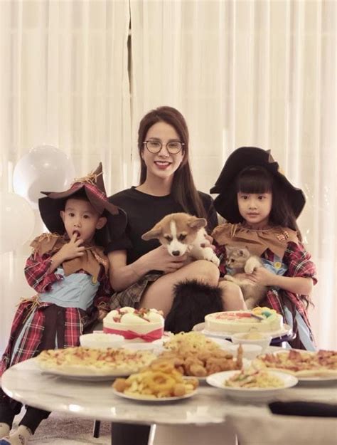 Diệp Lâm Anh tung bộ ảnh diện bikini đẹp chấn động body mẹ 2 con gây sốt