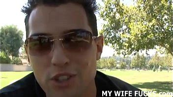 Quiero ver a mi esposa follar con un extraño caliente XVIDEOS