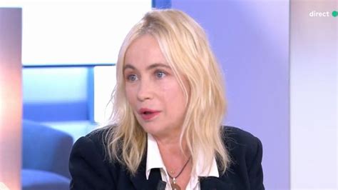 Emmanuelle Béart évoque l inceste dans C à vous Vidéo Dailymotion