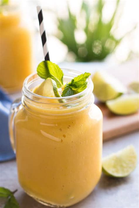 Banana Mango Smoothie {100 Fruit Without Yogurt }