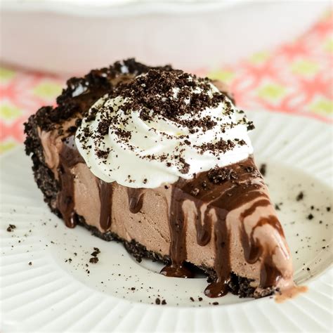 Mud Pie Recipe {with Oreo Crust!} | Lil' Luna