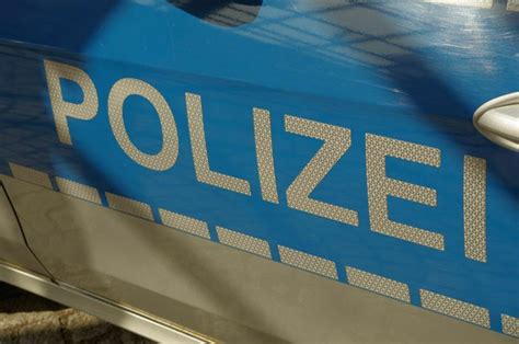 Betrunken Unfall Verursacht Auto Kommt Von Fahrbahn Ab Und Berschl Gt