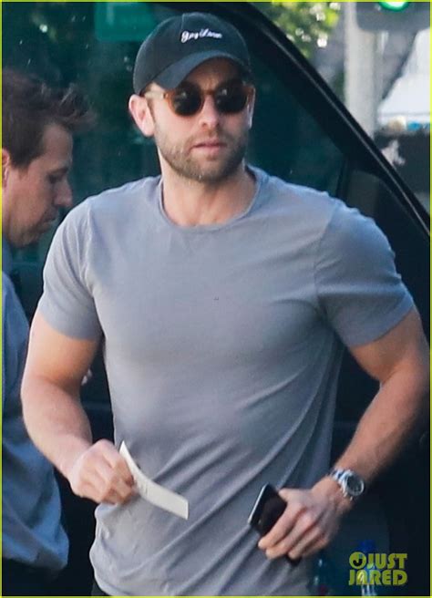 Chace Crawford Flaunts His Biceps While Out To Lunch Photo 4258127