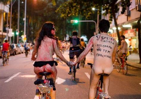 Bahia Ba Salvador Participa De Pedalada Pelada Pela Primeira Vez