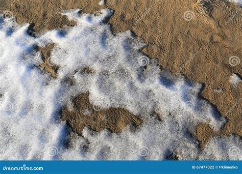 Neige Fondue Sur Le Sol Ar Nac Photo Stock Image Du Magma Modifi