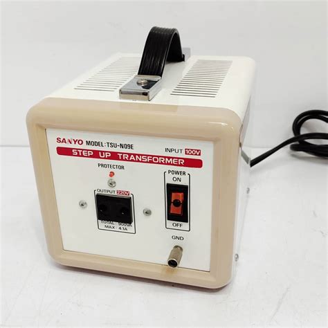 【やや傷や汚れあり】 動作品 サンヨー Tsu N09e 変圧器 Sanyo Input 100v Output 220v アップトランス