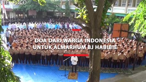 Doa Dari Warga Indonesia Untuk Almarhum Bj Habibie Video Tempo Co