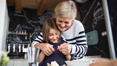 Los Nietos Son La Luz Y Las Alegrías De Sus Abuelos Mejor Con Salud