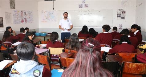 Mas De Mil Estudiantes De Bachiller Regresan A Clases