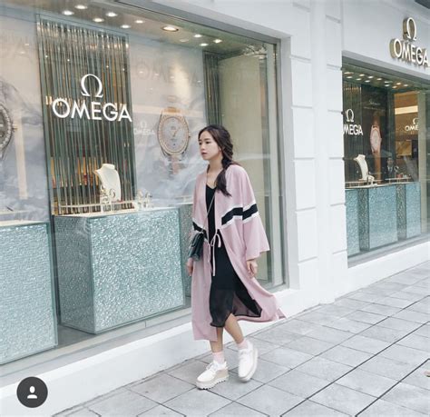 Trong Khi C Th Gi I Thi Nhau Sexy Th Hot Girl N Y V N Ghi I M B I S D Th Ng V Ng T