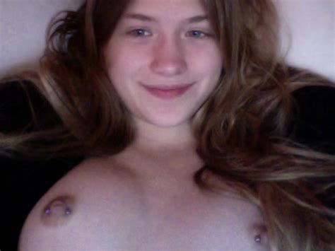 Berry Babe Naked Blonde Play With Her Body