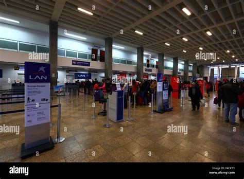 Check In Desks Hi Res Stock Photography And Images Alamy