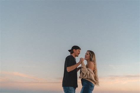 Couples Beach Photoshoot in Destin Florida — Maddie Nichole Photographer