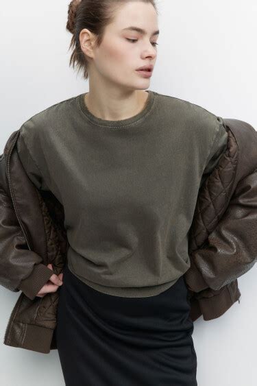 Футболка oversize рваная с вареным эффектом 2411120003, цвет: зеленый ...