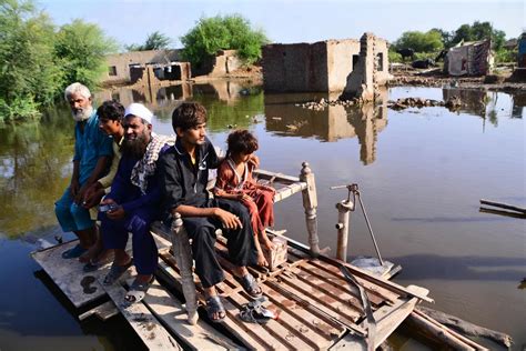 Inondations Au Pakistan Un Tiers Du Pays Sous Les Eaux Selon Leur