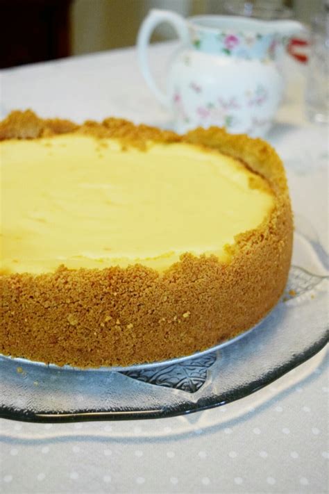 New York Baked Cheesecake | The Strange Couple