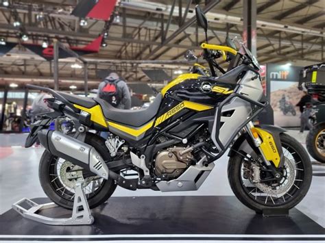 Salon De Milan 2022 QJ Motor SVT 650 Un