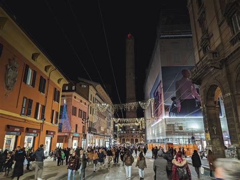 Bologna at night (Pixel 8) : r/pixelography