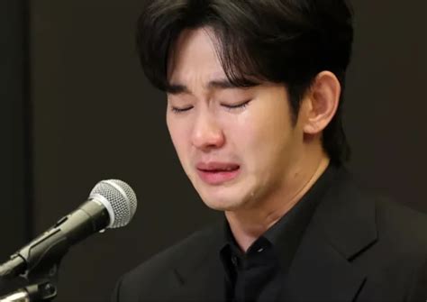 Cyberbullying or Consequences? Internet Divided Over Kim Soo-hyun's