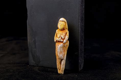 Фигурка "Фигурка женщины. Мальта" - магазин исторических книг и вещей ...