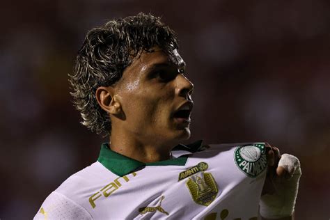 Palmeiras Estreia No Brasileir O Batendo O Vit Ria Dentro Do Barrad O