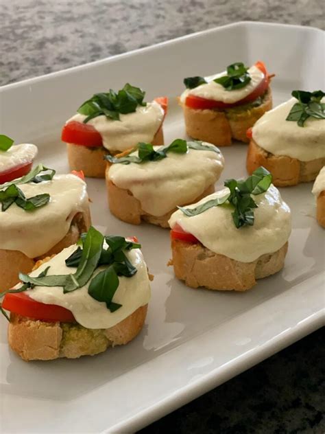 Mozzarella And Tomato Caprese Appetizer Bites Bricks N Blooms With