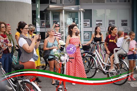 Fancy Women Bike Ride In Polesine Itcrespino