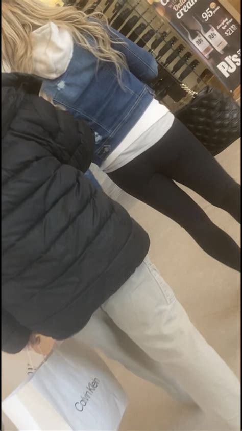 Blonde MILF At Mall Spandex Leggings Yoga Pants Forum