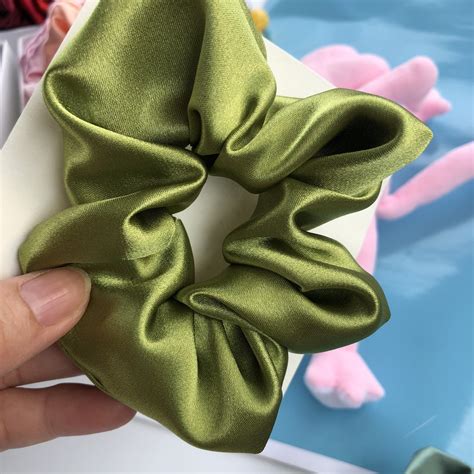 Mua cột tóc vải scrunchies buộc tóc vải trơn bóng loại đẹp hot trend B3 hàng chính hãng