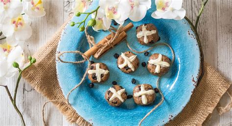 Raw Blueberry Hot Cross Buns Amy Lee Active