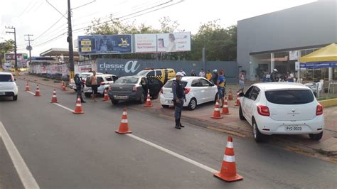 Blitz da Operação Lei Seca autua três condutores sob o efeito de álcool