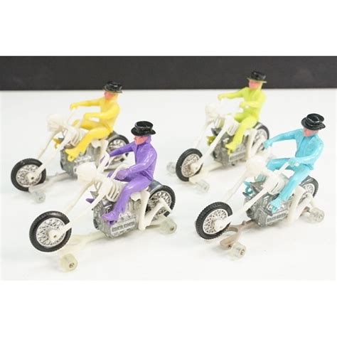 Four Mattel Hot Wheels Rrrumblers 6645 Bone Shaker Models Al In