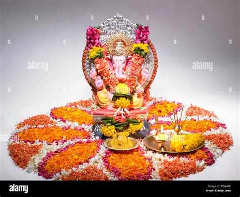 Flower Rangoli High Resolution Stock Photography And Images Alamy