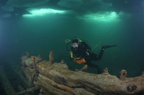 Ice Diving in Lake Erie Shipwreck