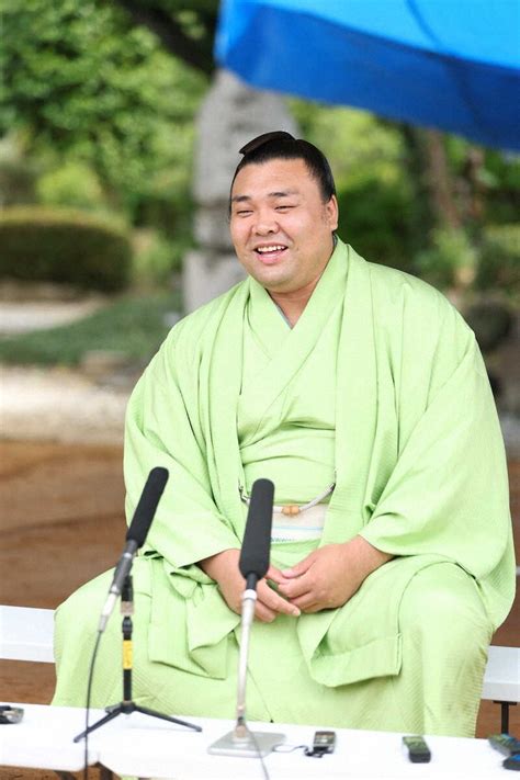 霧島が「右肋骨骨挫傷」で休場 新大関の初日不戦敗、初日から大関不在はともに昭和以降初の珍事― スポニチ Sponichi Annex スポーツ