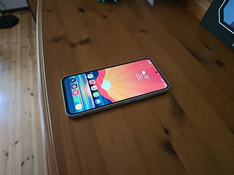 Samsung Galaxy A54 arvostelu: ylivoimainen päivitystuki paikkaa nykivää ...